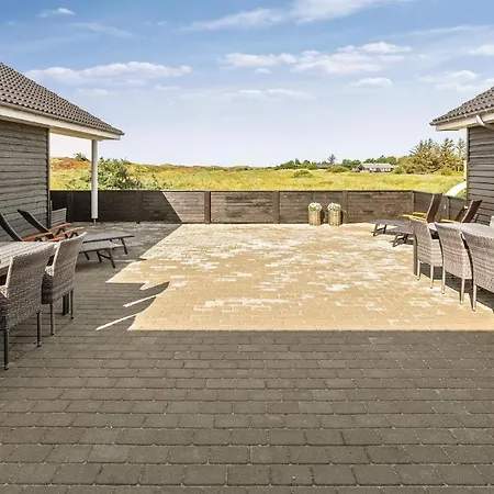 8 Bedroom Awesome In 別荘