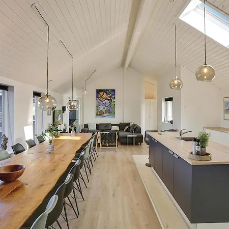 8 Bedroom Awesome In 別荘