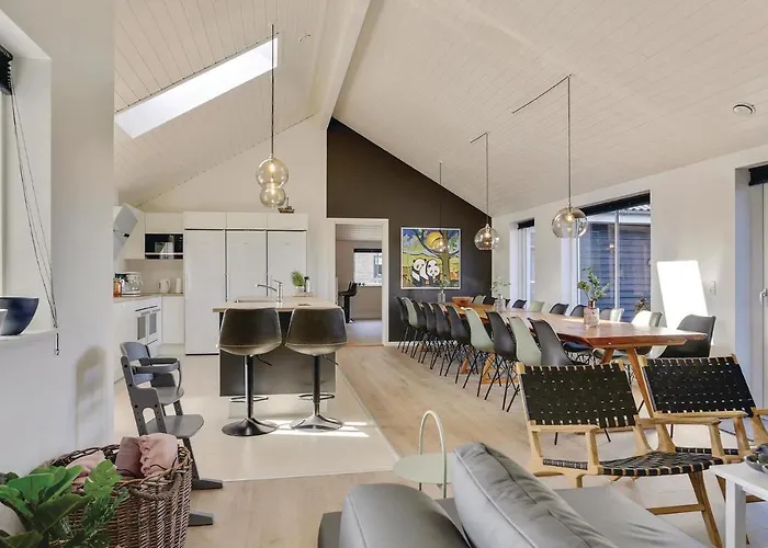 8 Bedroom Awesome In *